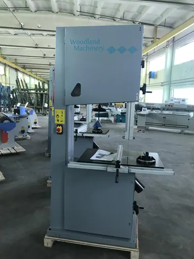 Juostinis siaurapjūklis WOODLAND MACHINERY 500